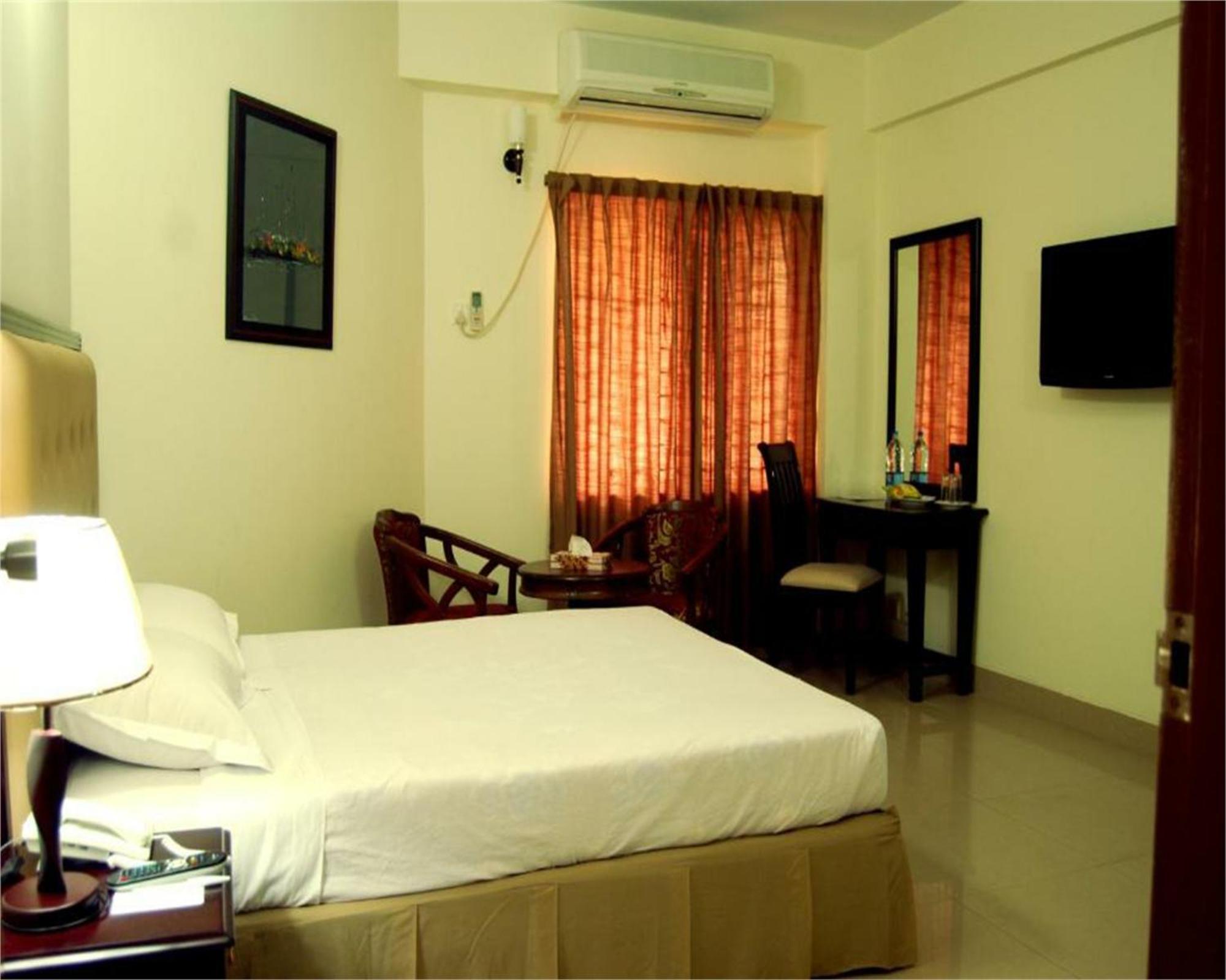 Hotel Ambassador Residency à Chittagong Extérieur photo